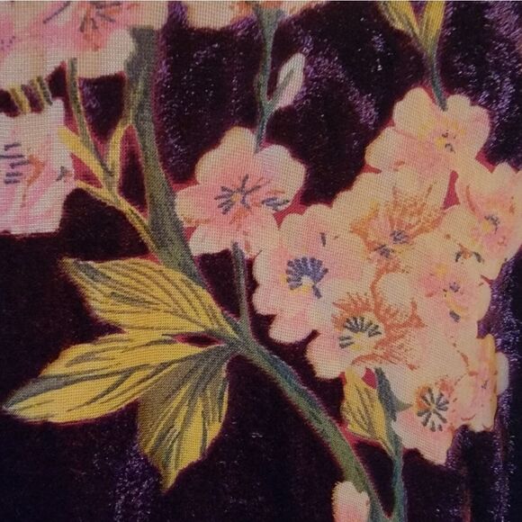 Love Riche Wine Velour Floral Dress Size Medium - Picture 4 of 6